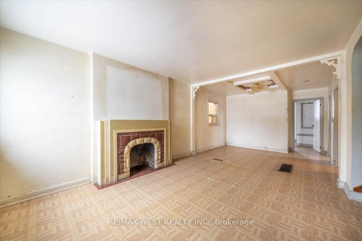 44 Seventeenth St — photo 8