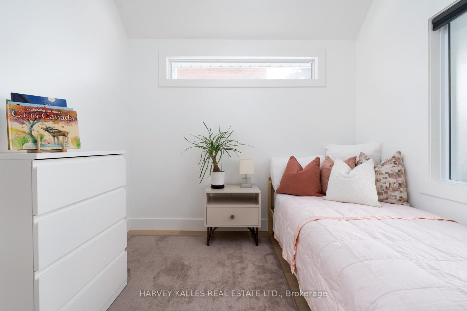 31 Elder Ave — photo 9